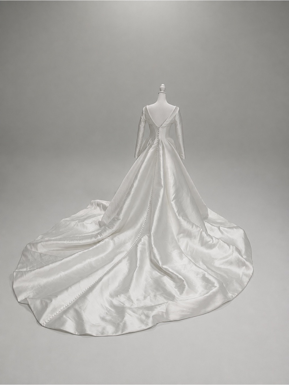 Rental/purchase Leah da Gloria Miranda long sleeve open back gown with buttons